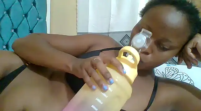 Hornyqueengal online show from January 2025 07:38:01 PM