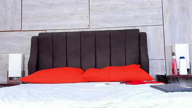 Snapshot of Lynn_Jones chatting on January 2025 10:45:01 AM Lynn Jones online show from January 2025 10:45:01 AM