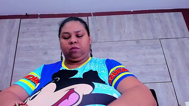 Snapshot of Lynn_Jones chatting on January 2025 03:52:01 AM Lynn Jones online show from January 2025 03:52:01 AM