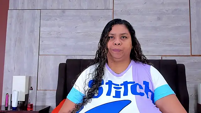 Snapshot of Lynn_Jones chatting on March 2025 09:37:01 PM Lynn Jones online show from March 2025 09:37:01 PM