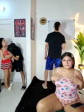 Snapshot of royalgirls_x chatting on February 2026 02:00:01 AM royalgirls x online show from February 2026 02:00:01 AM