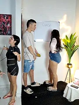 Snapshot of royalgirls_x chatting on March 2026 02:07:02 AM royalgirls x online show from March 2026 02:07:02 AM