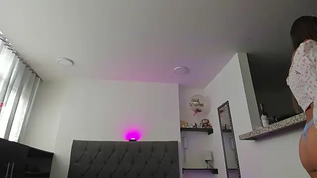 Snapshot of Adhhaaraaa_ chatting on December 2024 04:04:01 PM Adhhaaraaa  online show from December 2024 04:04:01 PM