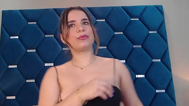 ThaniaJones online show from September 2025 12:08:02 PM