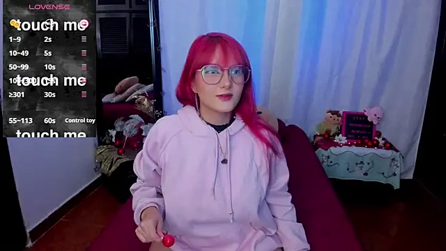 Snapshot of Dafne_Moon chatting on January 2026 05:24:01 AM Dafne Moon online show from January 2026 05:24:01 AM