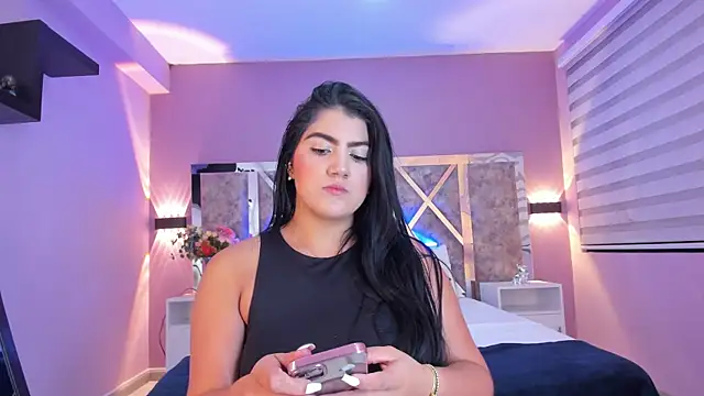 PaulinaDuarte online show from January 2025 01:58:01 PM