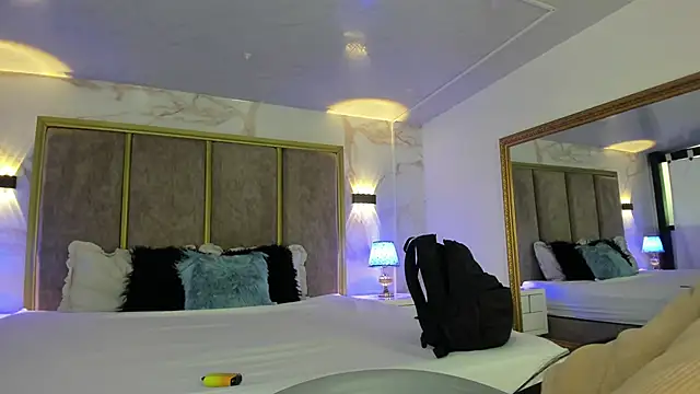 PaulinaDuarte online show from December 2025 11:37:01 AM