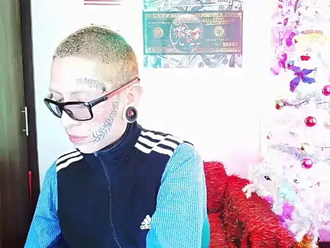 Snapshot of deivid_estrada chatting on January 2025 03:06:01 PM deivid estrada online show from January 2025 03:06:01 PM