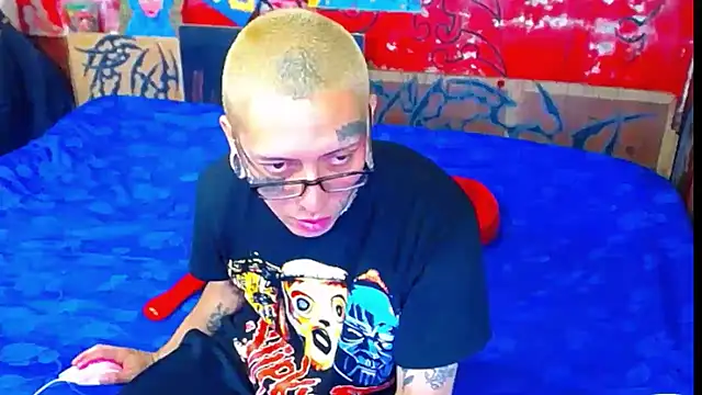 Snapshot of deivid_estrada chatting on November 2025 04:07:02 PM deivid estrada online show from November 2025 04:07:02 PM