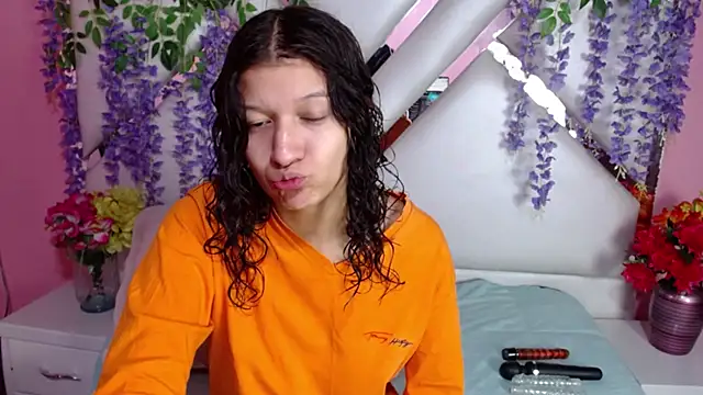 Perla Skinnyy online show from December 2024 03:18:02 AM