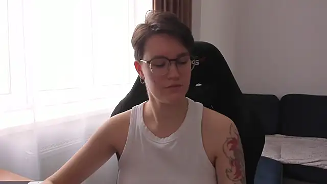 Snapshot of JessieFlower chatting on April 2026 08:00:02 AM JessieFlower online show from April 2026 08:00:02 AM