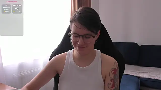 Snapshot of JessieFlower chatting on April 2026 08:13:01 AM JessieFlower online show from April 2026 08:13:01 AM