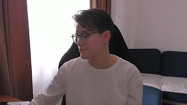 Snapshot of JessieFlower chatting on April 2026 08:17:02 AM JessieFlower online show from April 2026 08:17:02 AM