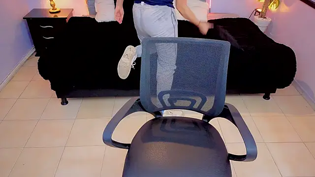 Lana stone  online show from October 2025 03:30:01 AM