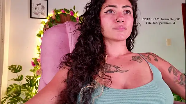 Snapshot of paula_brunette chatting on April 2026 04:51:01 AM paula brunette online show from April 2026 04:51:01 AM