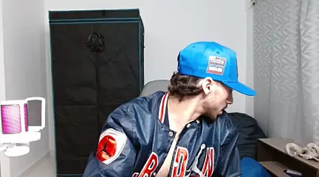 David Brown18 online show from December 2024 11:24:02 PM