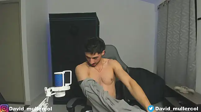 David Brown18 online show from December 2024 03:02:02 AM