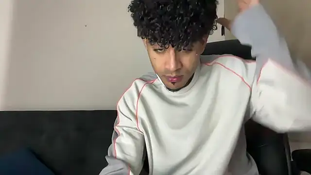 Snapshot of dominic_brandd23 chatting on March 2026 12:07:01 AM dominic brandd23 online show from March 2026 12:07:01 AM