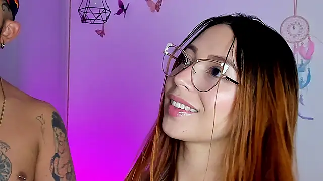 Chloe Johnson  online show from November 2025 05:17:01 AM