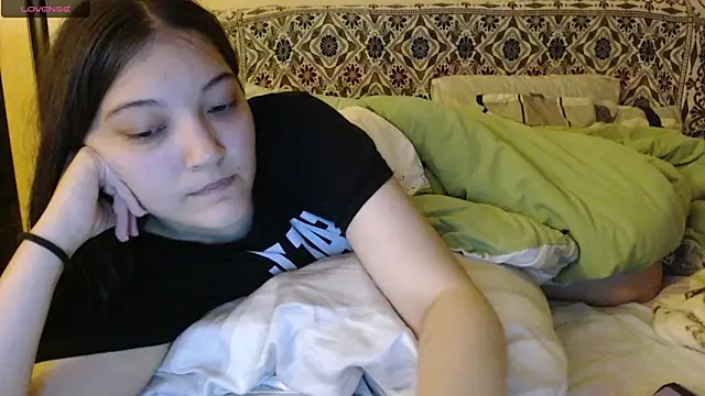 Snapshot of AlisaDevis chatting on October 2025 05:10:02 PM AlisaDevis online show from October 2025 05:10:02 PM