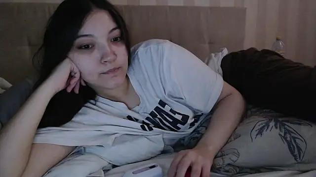 Snapshot of AlisaDevis chatting on April 2026 05:07:01 AM AlisaDevis online show from April 2026 05:07:01 AM