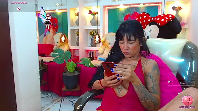 Snapshot of lorenapinto chatting on October 2025 01:09:02 AM lorenapinto online show from October 2025 01:09:02 AM