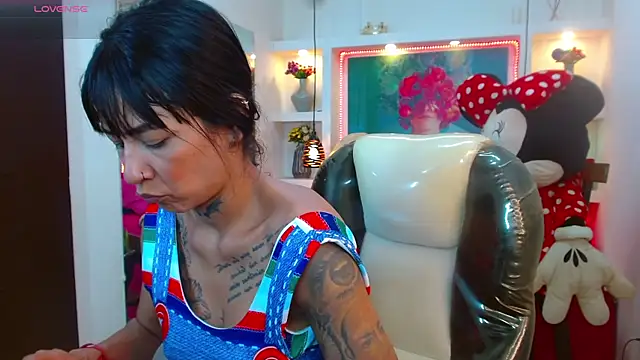 Snapshot of lorenapinto chatting on October 2025 01:41:02 AM lorenapinto online show from October 2025 01:41:02 AM