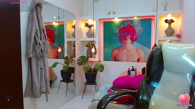 Snapshot of lorenapinto chatting on November 2025 02:33:01 AM lorenapinto online show from November 2025 02:33:01 AM