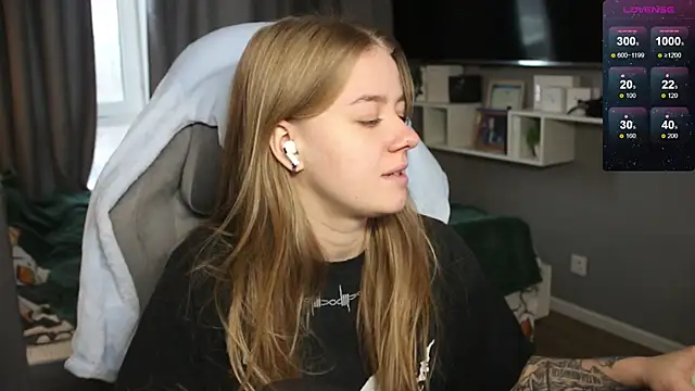 candy maggie online show from December 2024 10:32:02 AM