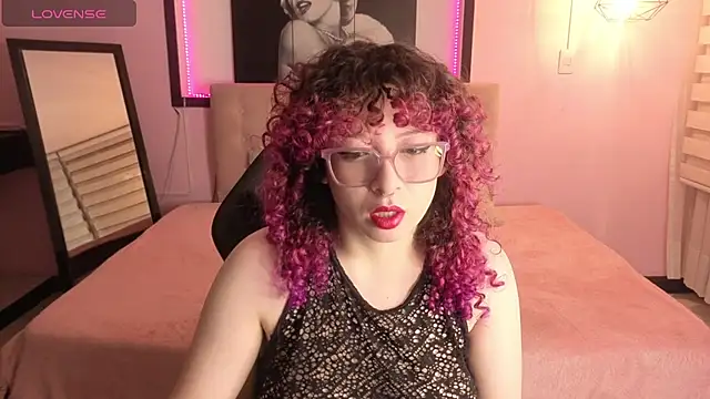 Snapshot of _Androm3da_ chatting on July 2026 12:31:02 PM Androm3da online show from July 2026 12:31:02 PM