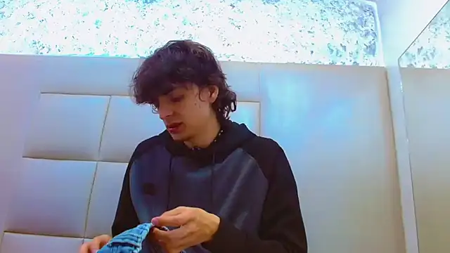 Sr BonnyEthan online show from February 2026 01:07:02 PM