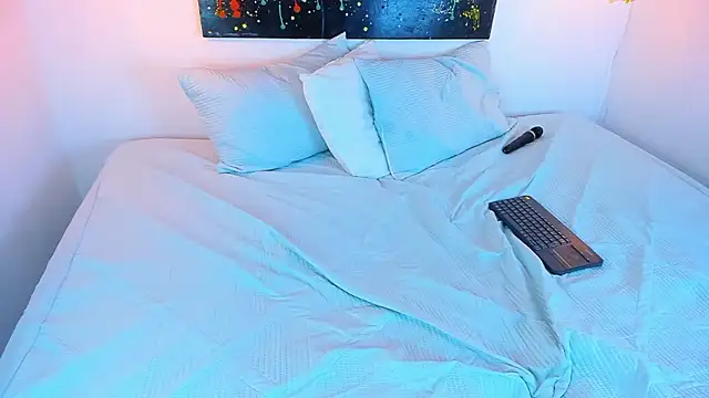 Snapshot of cloe_bridgee chatting on December 2024 09:18:01 AM cloe bridgee online show from December 2024 09:18:01 AM