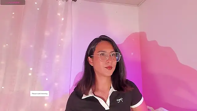 Snapshot of DaraBeckett chatting on March 2026 11:48:01 PM DaraBeckett online show from March 2026 11:48:01 PM