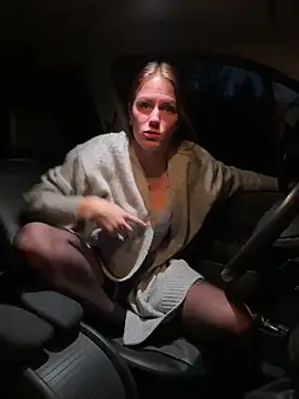 selenaluvv online show from December 2024 05:40:02 PM