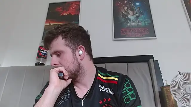 maxy49 online show from November 2025 12:49:02 PM