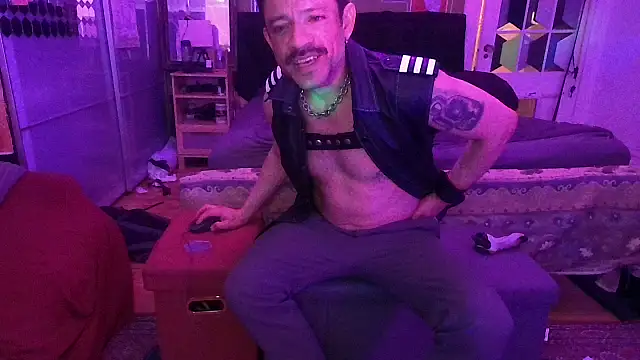 Snapshot of Tony_Torrente chatting on April 2026 06:03:01 AM Tony Torrente online show from April 2026 06:03:01 AM