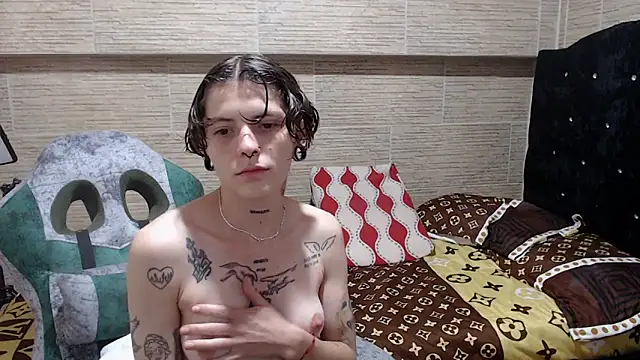 Snapshot of pretty_cristal69 chatting on January 2025 08:43:01 PM pretty cristal69 online show from January 2025 08:43:01 PM