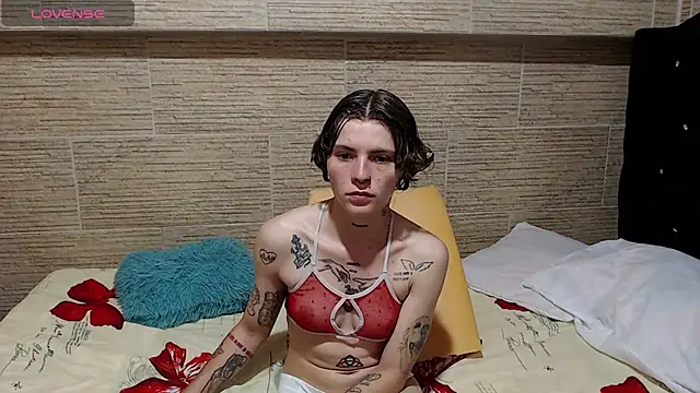 Snapshot of pretty_cristal69 chatting on February 2025 10:51:01 PM pretty cristal69 online show from February 2025 10:51:01 PM