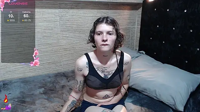 Snapshot of pretty_cristal69 chatting on October 2025 02:15:01 AM pretty cristal69 online show from October 2025 02:15:01 AM