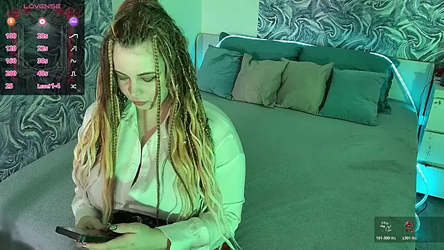Miss Maya Mils online show from July 2026 01:00:01 AM