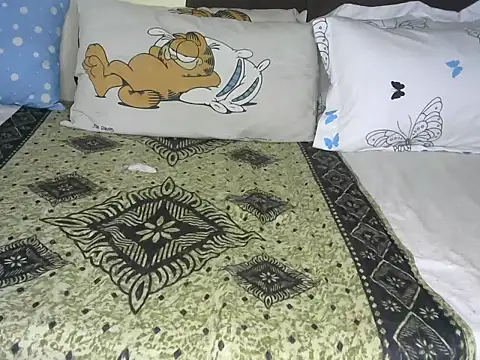 Snapshot of Bella_cute01 chatting on February 2025 03:31:02 PM Bella cute01 online show from February 2025 03:31:02 PM