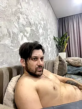 Snapshot of MaeltraJoy chatting on January 2026 06:26:02 AM MaeltraJoy online show from January 2026 06:26:02 AM