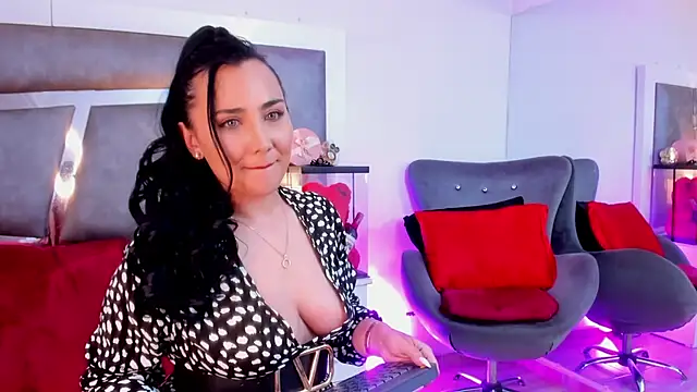 Evangeline Taylorr online show from February 2025 07:49:01 PM