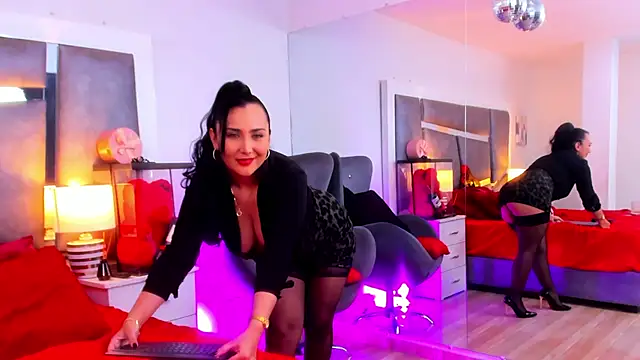 Evangeline Taylorr online show from February 2025 11:12:02 PM