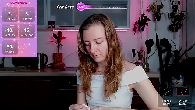 Elly Helly online show from November 2025 08:51:01 PM