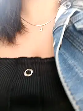 Snapshot of Cristal__04 chatting on January 2025 03:29:01 PM Cristal 04 online show from January 2025 03:29:01 PM