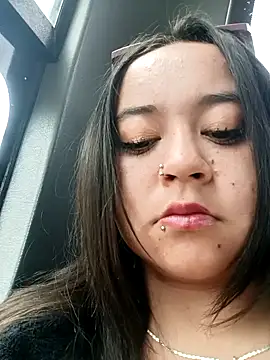 Snapshot of Cristal__04 chatting on October 2025 04:18:01 PM Cristal 04 online show from October 2025 04:18:01 PM