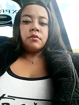 Snapshot of Cristal__04 chatting on November 2025 06:43:02 PM Cristal 04 online show from November 2025 06:43:02 PM