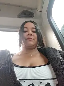 Snapshot of Cristal__04 chatting on November 2025 05:35:01 PM Cristal 04 online show from November 2025 05:35:01 PM