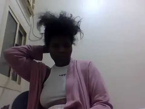 Snapshot of queenzuena chatting on May 2026 09:12:02 PM queenzuena online show from May 2026 09:12:02 PM